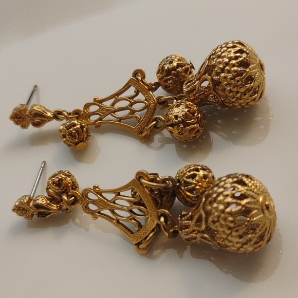 Vintage Filigree Chandelier Style Earrings in Gold tone - Picture 2 of 7